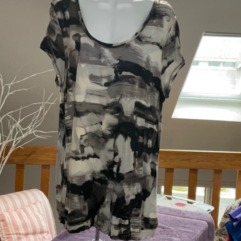 Abstract Black and Gray Women's Top